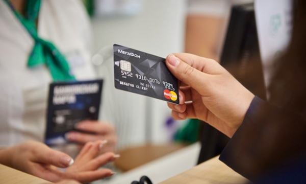 Чем может грозить снятие денег с карты родственника