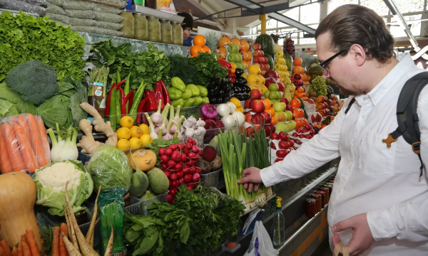 8 лайфхаков, которые помогут правильно выбрать продукты на рынке